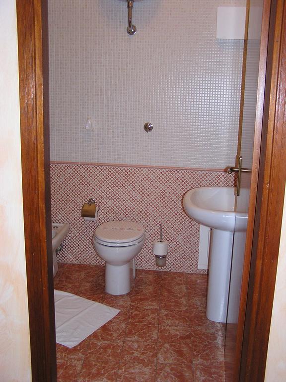 Hotel Mistral Portoscuso Phòng bức ảnh