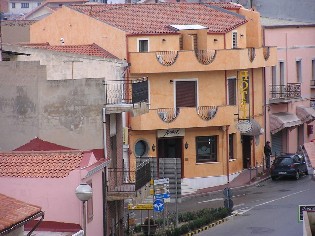 Hotel Mistral Portoscuso Ngoại thất bức ảnh